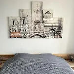 Appartement 3 Chambres Avec Wifi Proche Tram Et Aeroport Pensez A Valider Votre Demande De Reservation Via Le Mail Que Vous Recevez Svp