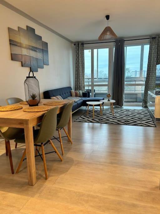Appartement 3 Avec Wifi Proche Tram Et Aeroport Pensez A Valider Votre Demande De Reservation Via Le Mail Que Vous Recevez Svp